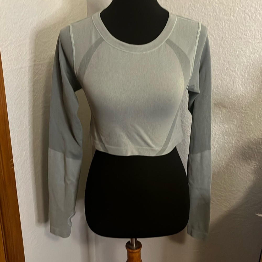 P’tula Stretch Long Sleeve Crop Top
